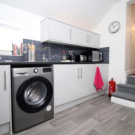 Modern Guesthouse, Fast Wi-Fi, Street Free Parking, Central, Fully Equipped Cardiff Exteriér fotografie