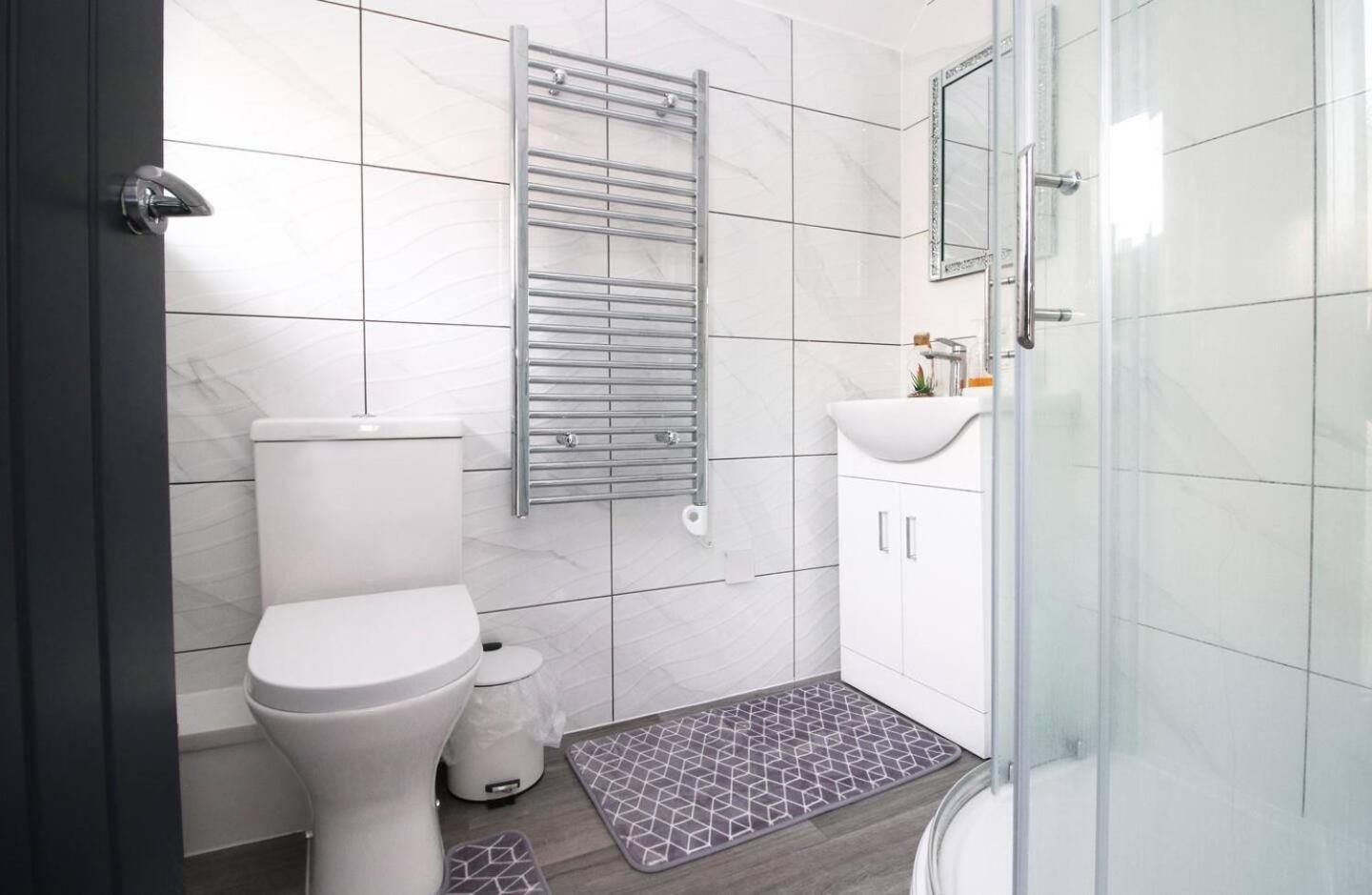 Modern Guesthouse, Fast Wi-Fi, Street Free Parking, Central, Fully Equipped Cardiff Exteriér fotografie