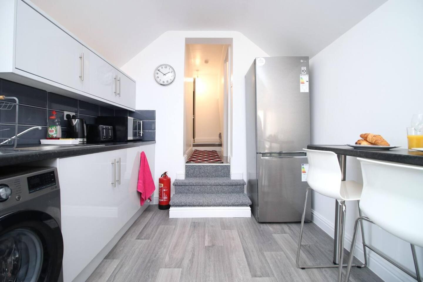 Modern Guesthouse, Fast Wi-Fi, Street Free Parking, Central, Fully Equipped Cardiff Exteriér fotografie