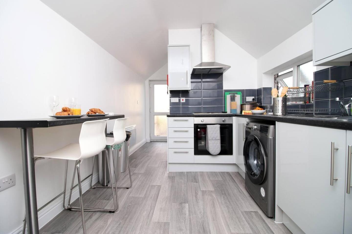 Modern Guesthouse, Fast Wi-Fi, Street Free Parking, Central, Fully Equipped Cardiff Exteriér fotografie