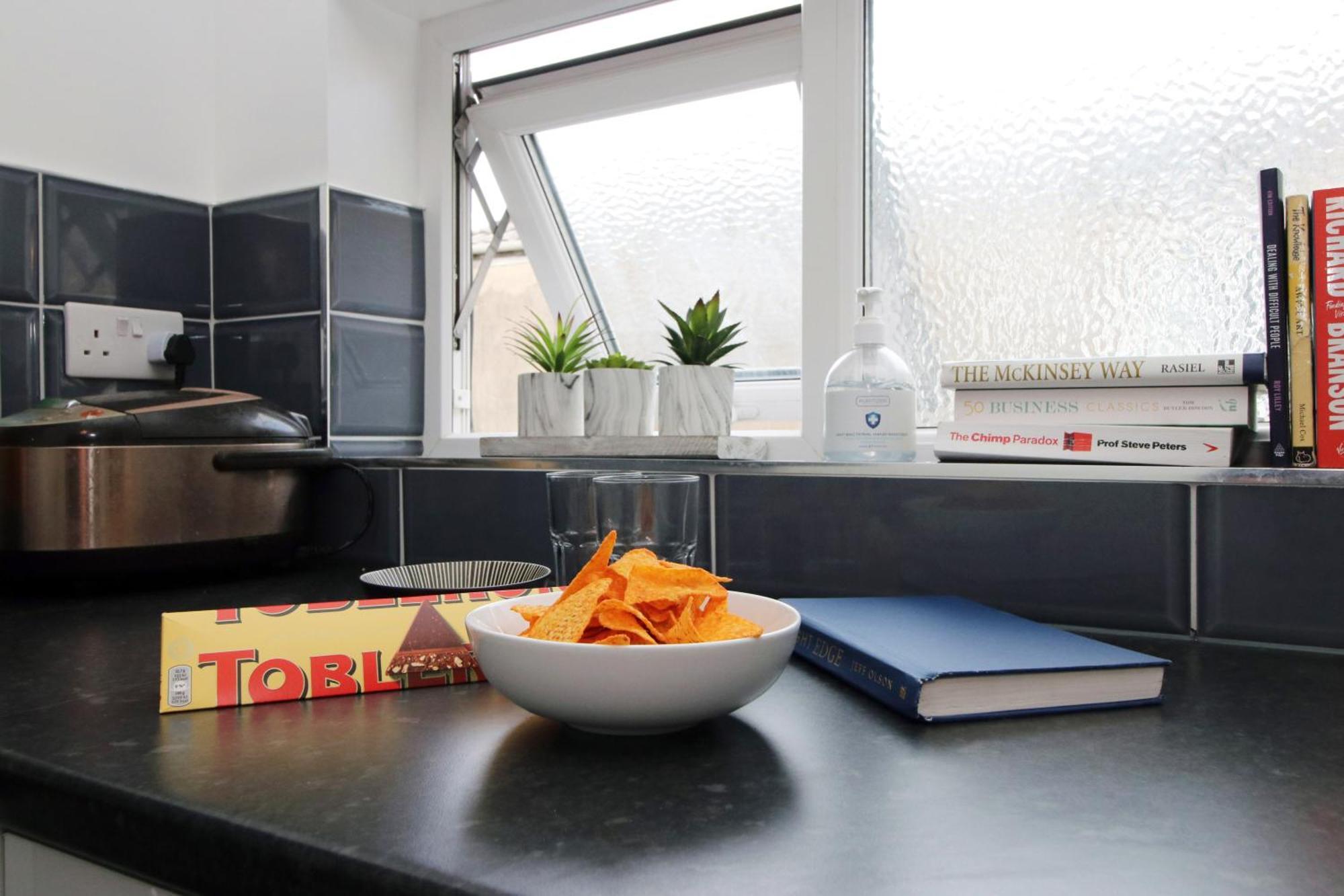 Modern Guesthouse, Fast Wi-Fi, Street Free Parking, Central, Fully Equipped Cardiff Exteriér fotografie