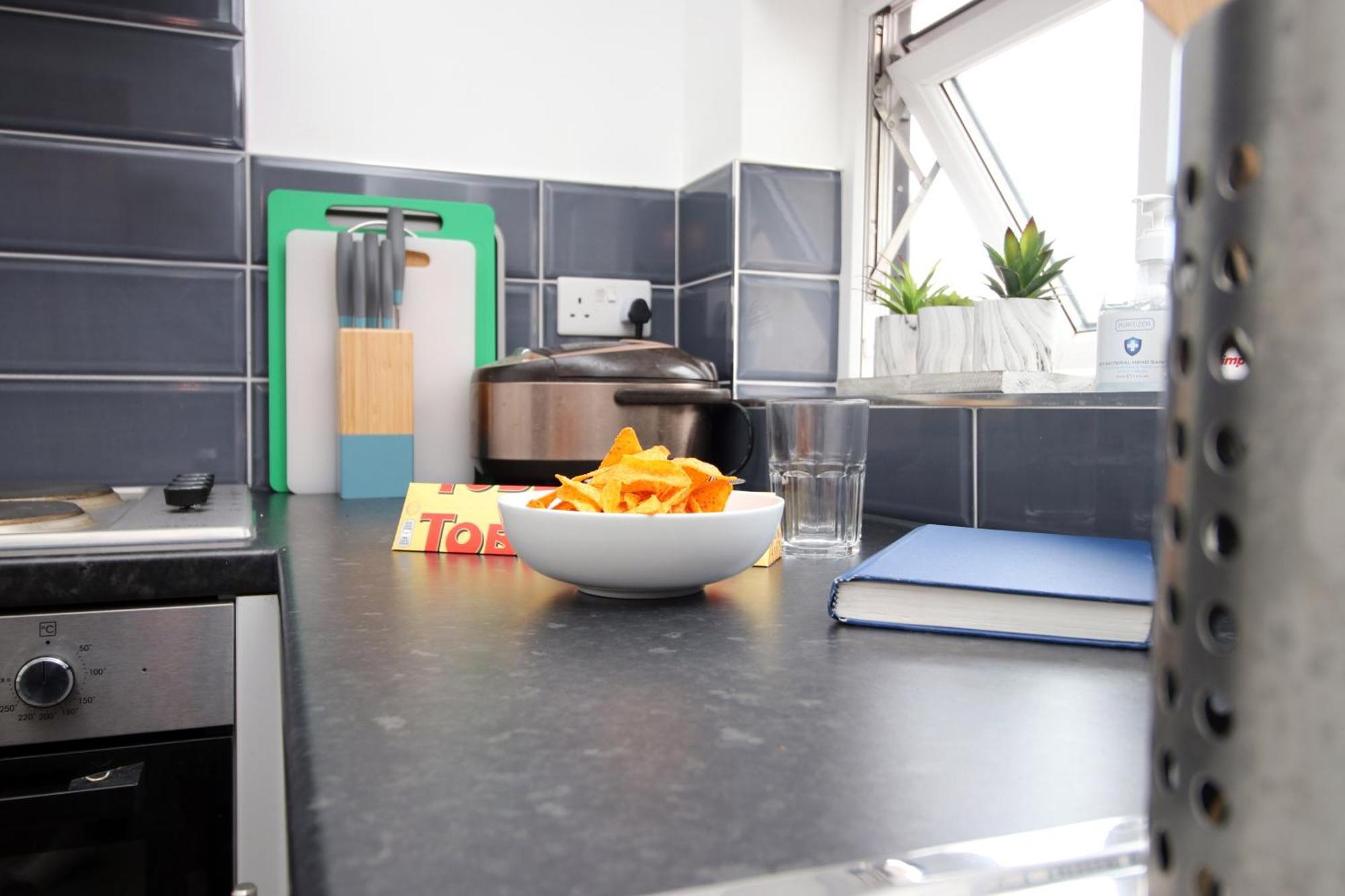 Modern Guesthouse, Fast Wi-Fi, Street Free Parking, Central, Fully Equipped Cardiff Exteriér fotografie